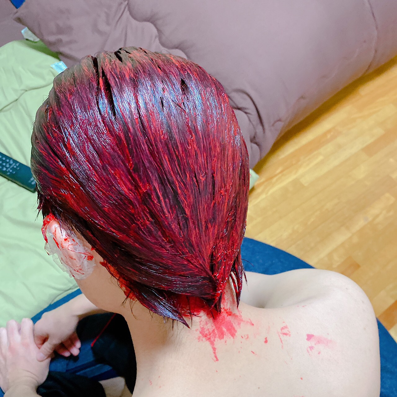 黒髪の状態からマニックパニック Manic Panic で赤髪にしようとした結果 ハルナスビのブログ